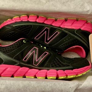 New Balance Women's Black and Pink Athletic Shoes